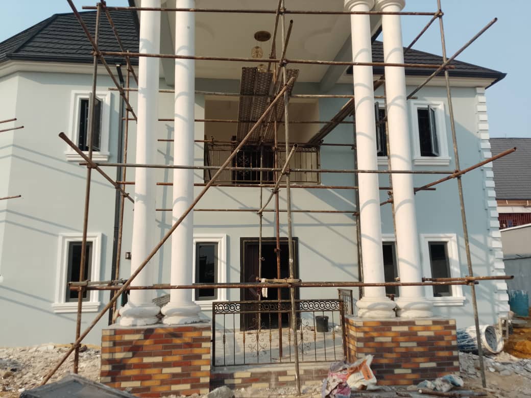 Columned mansion scaffolding